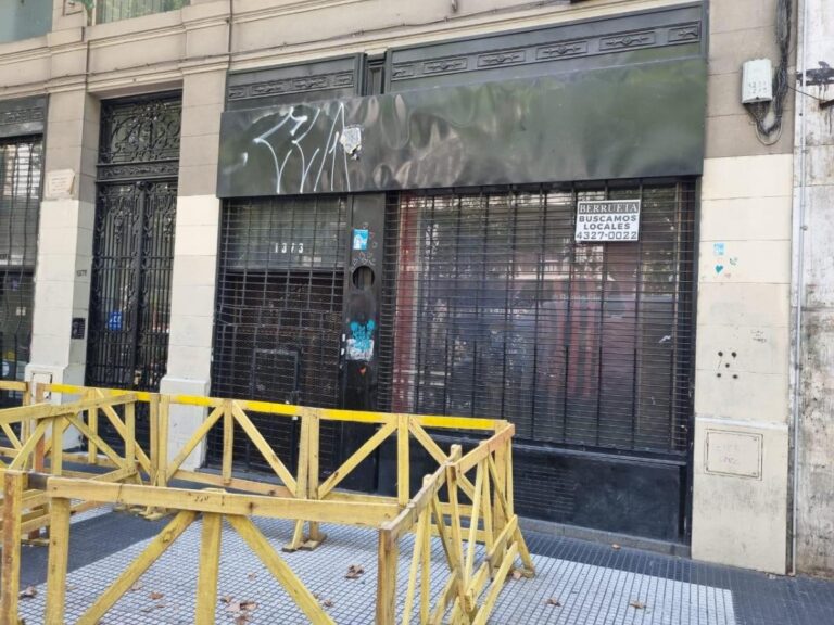 Local Comercial en Av de Mayo